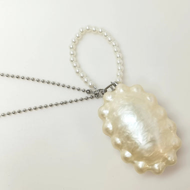 Daisy acrylic clutch