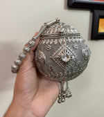 Antique Clutch M05